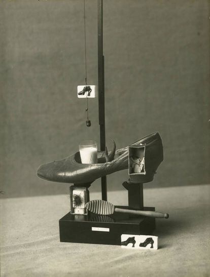 'Objecte en funcionament simbòlic' o 'Sabata i got de llet', primera escultura catalogada de Dalí, de 1931.