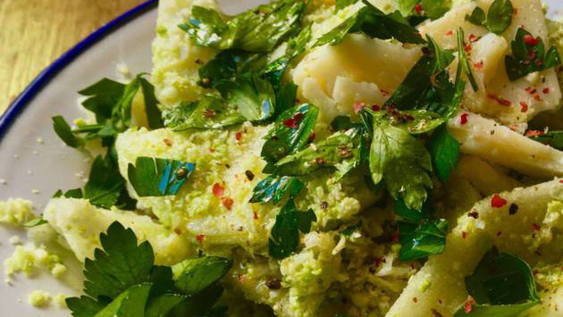 Cómo usar verduras crudas en ensaladas y otros platos | Te lo llevas fresco  | El Comidista | EL PAÍS