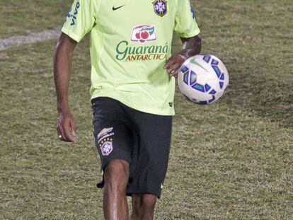 El futbolista brasile&ntilde;o Luiz Gustavo.