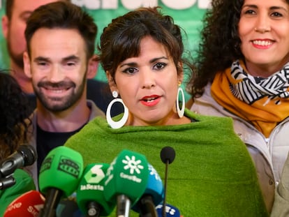 La portavoz de Adelante Andalucía, Teresa Rodríguez, tras anunciar este martes que deja su escaño en el Parlamento andaluz.