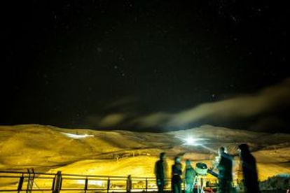 Observación de estrellas en Borreguiles, en Sierra Nevada.
