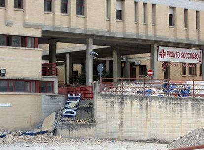 Imagen del hospital de San Salvatore, en L'Aquila, tras el terremoto.