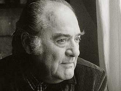 El poeta canario Arturo Maccanti, en 2001.