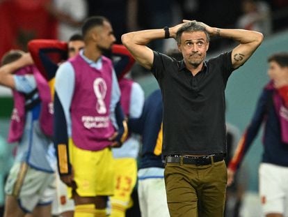 Soccer Football - FIFA World Cup Qatar 2022 - Round of 16 - Morocco v Spain - Education City Stadium, Al Rayyan, Qatar - December 6, 2022 Spain coach Luis Enrique reacts REUTERS/Dylan Martinez     TPX IMAGES OF THE DAY