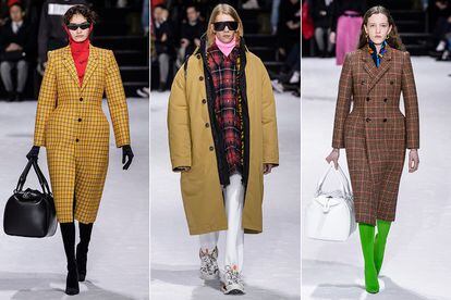 Balenciaga versiona el estampado en distintos tamaños y colores.