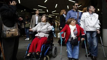 Algunos afectados por la talidomida durante el juicio que se celebr&oacute; en Madrid en 2013.