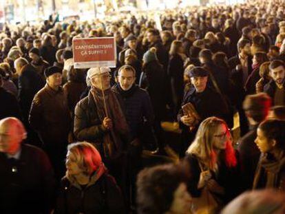 Miles de ciudadanos expresan en París y otras grandes ciudades su rechazo a los actos contra los judíos, que aumentaron un 74% en 2018