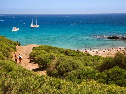 Camino a la cala En Tortuga, en el norte de Menorca.