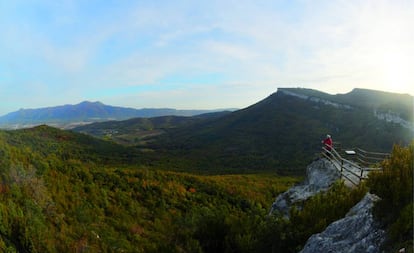 Vistas desde el mirador de la Peña del Castillo, en el Parque Natural de Izki.