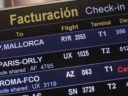 Panel de vuelos en el aeropuerto Adolfo Suarez-Barajas