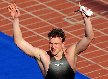 Biedermann celebra su victoria en la final de los 200 metros libre.