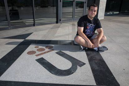 Ignacio Ruiz Ardisoni, estudiante de la URJC, en el Campus de Móstoles 