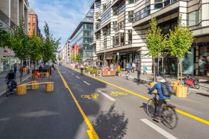 Ciudades como Berlín se han rediseñado para dar prioridad al peatón y los carriles-bici.