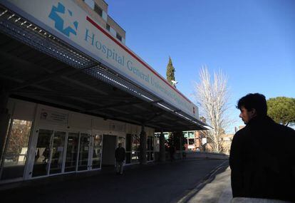 Entrada del hospital Gregorio Mara&ntilde;&oacute;n. 