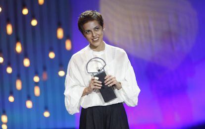 Dea Kulumbegashvili, con el premio a la mejor dirección por 'Beginning'.