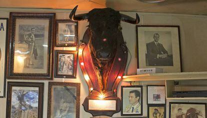 Cabeza de toro, en el bar Bret&oacute;n de Barcelona.