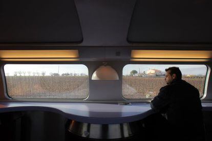 Viaje en tren de alta velocidad, en enero de 2013.