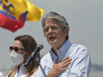 El candidato a la presidencia de Ecuador Guillermo Lasso, durante el cierre de su campaña electoral en Guayaquil, el 8 de abril pasado.