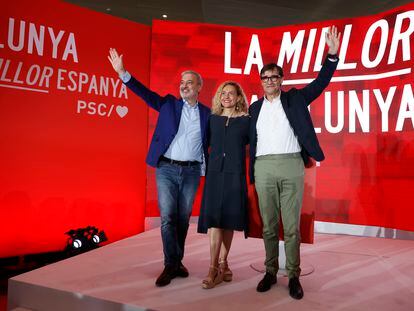 El alcalde de Barcelona, Jaume Collboni; Meritxell Batet, presidenta del Congreso, y Salvador Illa, líder del PSC, en un acto preelectoral.