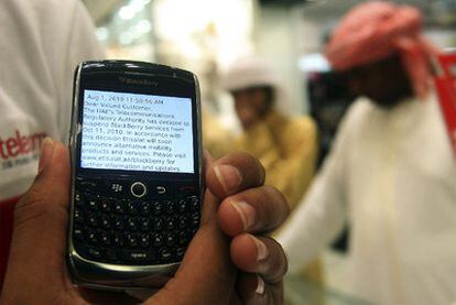 Los teléfonos BlackBerry, célebres por la extrema seguridad que ofrecen a sus clientes, están en el punto de mira de India
y Arabia Saudí.