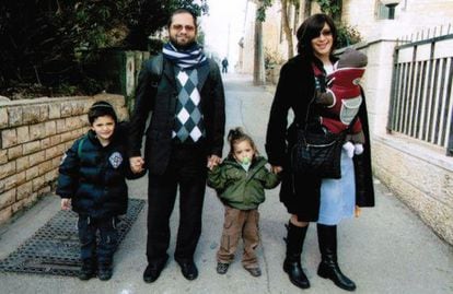 La familia Sandler. Jonathan y dos de sus hijos, Gabriel y Arieh, fueron asesinados en Toulouse el lunes.