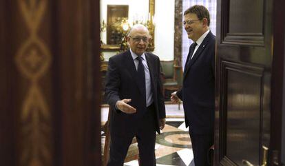 El ministro de Hacienda, Cristóbal Montoro, recibe al president de la Generalitat Valenciana, Ximo Puig.