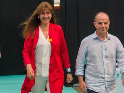La presidenta de Junts, Laura Borràs, y el secretario general, Jordi Turull, en el congreso que el partido celebra en L'Hospitalet de Llobregat (Barcelona)
LORENA SOPENA - EUROPA PRESS
  (Foto de ARCHIVO)
16/07/2022