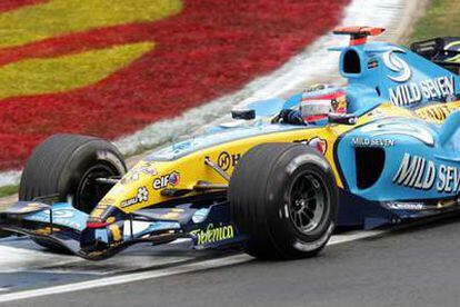 Alonso, durante los entrenamientos de ayer en el circuito de Interlagos.