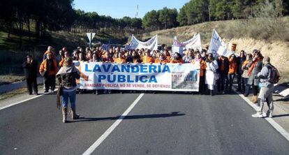 Trabajadores de la lavander&iacute;a protestan en Mejorada del Campo