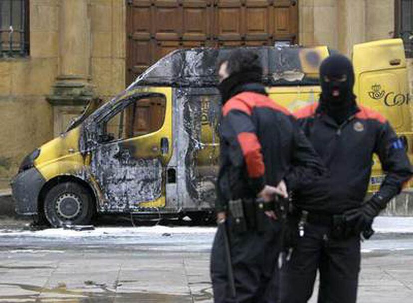 NUEVO ATAQUE DE 'KALE BORROKA' España EL PAÍS