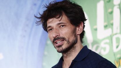 El actor y modelo Andrés Velencoso en el estreno de la película 'La lista de los deseos', en julio de 2020 en Madrid.