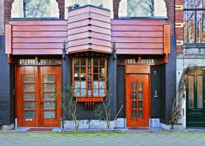Una fachada 'art decó' en el barrio de Ruysdaelkade, Ámsterdam.
