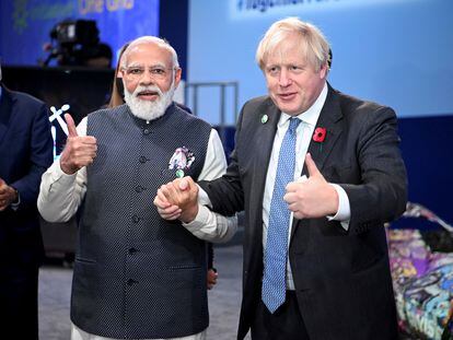 Boris Johnson y el primer ministro indio, Narendra Modi, el 2 de noviembre en la Cumbre del Cambio Climático de Glasgow