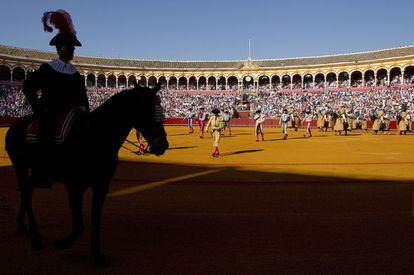 Morante de la Puebla, durante el pasei&iacute;llo en la Maestranza.