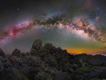 Vista del arco de la Vía Láctea desde La Palma (Islas Canarias).