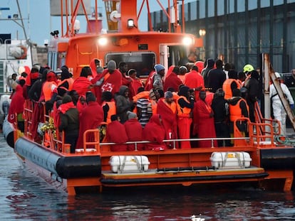 Migrantes rescatados en el Mar de Alborán.