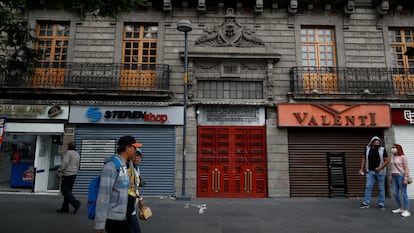 Algunos negocios en el centro de Ciudad de México.