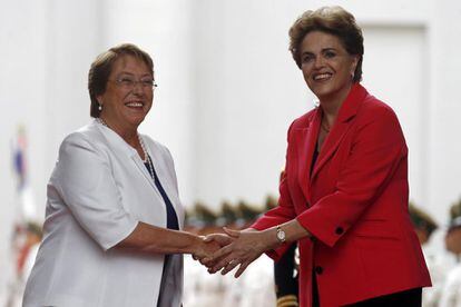 Bachelet (i) y Rousseff, este viernes 