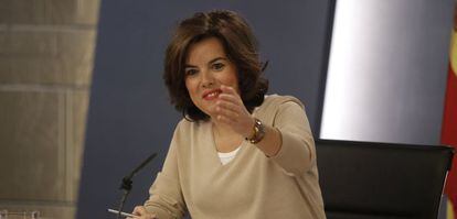 Rueda de prensa de Soraya Sáez de Santamaría tras el Consejo de ministros