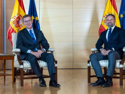 Núñez Feijóo y el presidente de Vox, Santiago Abascal, reunidos en el Congreso el 5 de septiembre dentro de la ronda de contactos del primero para su investidura.