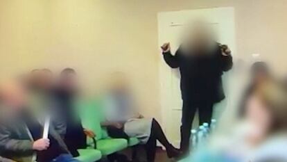 Captura del ataque en el Concejo Municipal de Keretsky, este viernes.