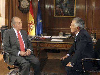 Don Juan Carlos entrevistado por el veterano periodista Jes&uacute;s Hermida