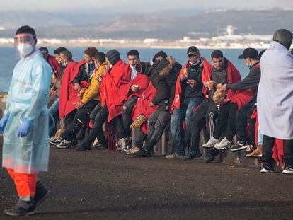 Llegada a Lanzarote de un grupo de migrantes que viajaban a bordo de dos embarcaciones salidas del Sur de Marruecos el pasado 20 de diciembre.