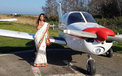 La piloto, actriz y modelo bangladesí Maksuda Akhter, primera mujer bangladesí en revelar públicamente bajo la campaña #MeToo el nombre de su agresor sexual.