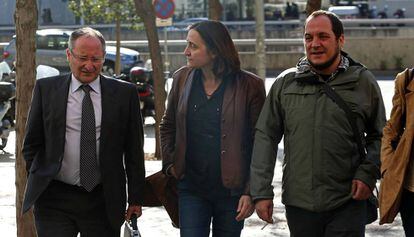 Joan Llinares (izquierda) el día de su declaración, como testigo, en el 'caso Palau'.