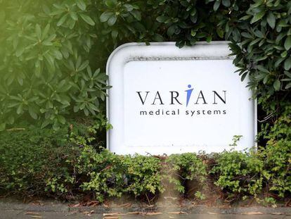 Logo de Varian, en su oficina de Haan (Alemania).