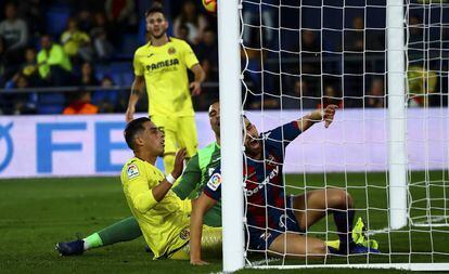 Funes Mori no puede evitar su gol en propia puerta