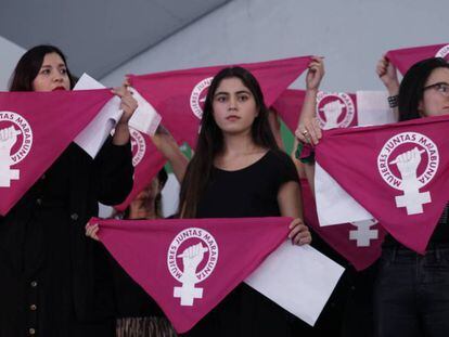 Las escritoras, durante el pronunciamiento en la FIL Zócalo.