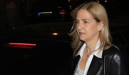 La infanta Cristina tras ver el musical 'El Médico', el 24 de octubre de 2018 en Madrid.