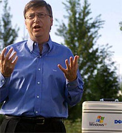 Bill Gates durante la presentación del Windows XP.